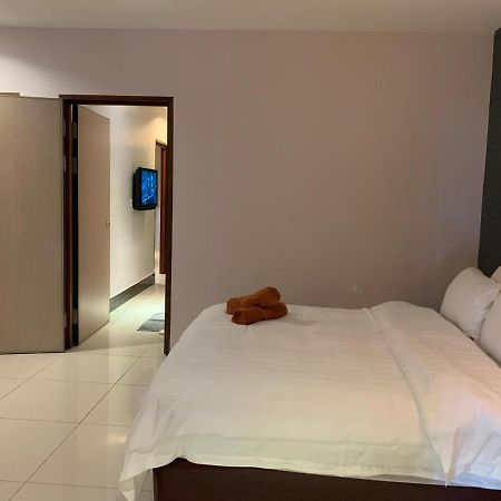 The Room Hotel Miri Zewnętrze zdjęcie