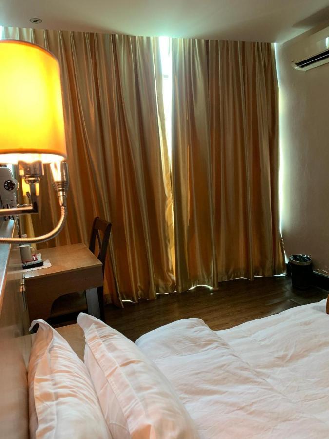The Room Hotel Miri Zewnętrze zdjęcie