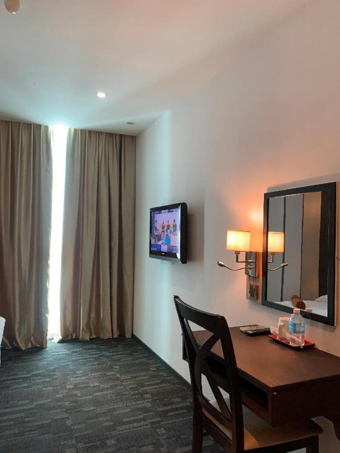 The Room Hotel Miri Zewnętrze zdjęcie
