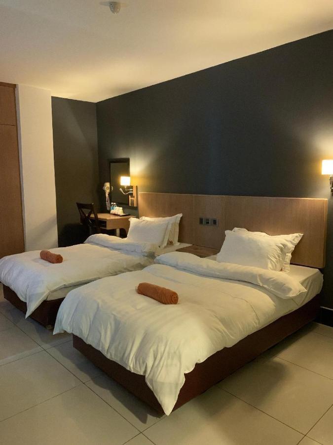 The Room Hotel Miri Zewnętrze zdjęcie
