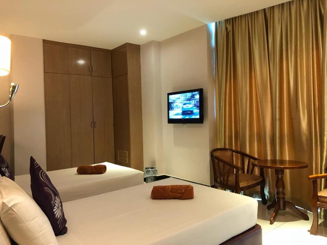 The Room Hotel Miri Zewnętrze zdjęcie