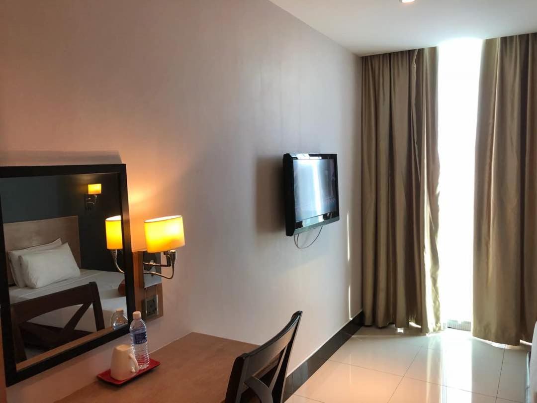 The Room Hotel Miri Pokój zdjęcie